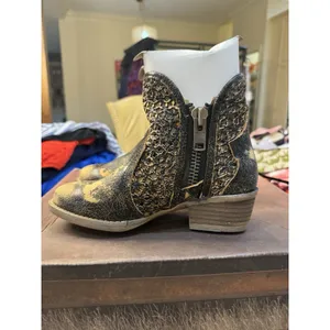 Circle G Booties Size 5 Western Cut Outs Ankle Distressed Black‎ Cowgirl Rodeo thumbnail 2