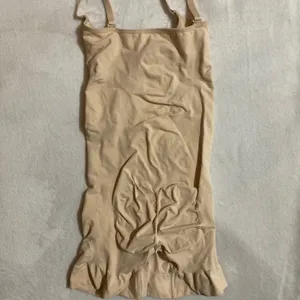 SKIMS Everyday Sculpting Scoop Neck Bodysuit thumbnail 4