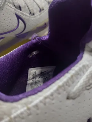 Nike LeBron James Basketball Shoes thumbnail 7