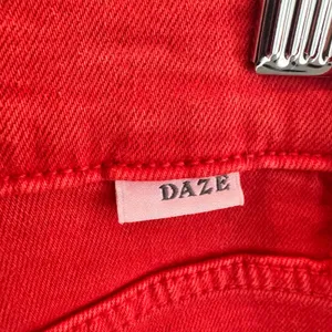 Daze Denim Just Right High Rise Straight Leg Jeans Cherry Red Raw Hem Size 27 thumbnail 3