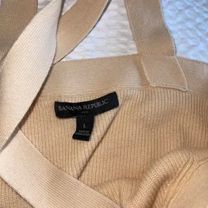 Banana Republic Cream Ribbed Tank - Size Large thumbnail 3
