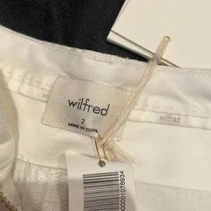 Aritzia NWT chariot organic tailored look linen shorts white 2 thumbnail 2