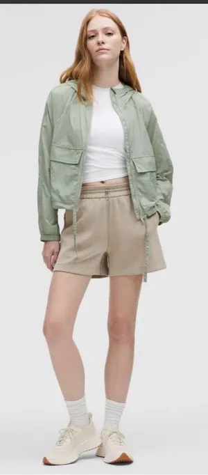 Lululemon Softstreme High-Rise Short 4" Sz 8 thumbnail 1