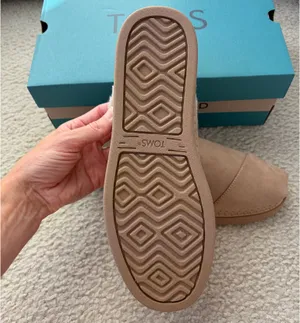 Brand New Women’s Toms Alpargata Ease Mule Mid Taupe Microsuede/Faux Fur thumbnail 5