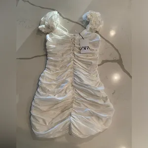 ZARA woman’s white braced linen blend mini dress - scrunched chic summer - XS thumbnail 3