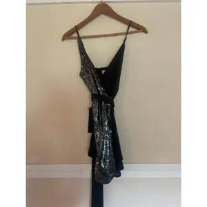 Revolve CAMILA COELHO Paulette Satin Mini Wrap Dress Sequins PARTY COCKTAIL XS thumbnail 3