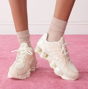 Nike Shox TL Pearl/Particle Pink trainers/sneakers thumbnail 1
