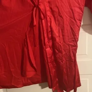 Victoria’s Secret Robe thumbnail 2