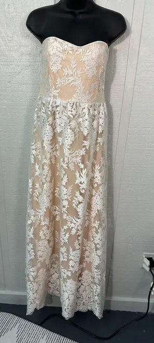 Lulus Beige with White Lace Overlay Strapless Dress Size Medium NWT thumbnail 1
