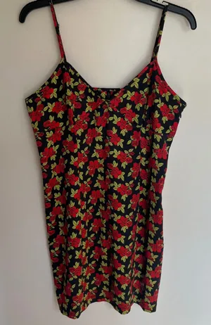 Urban‎ Outfitters Red Rose Floral Mini Slip Dress Black V-Neck Size Large 90s thumbnail 1