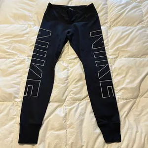 Nike leggings thumbnail 1