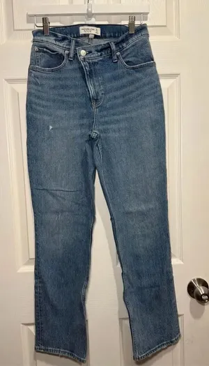 Abercrombie & Fitch the 90’s straight ultra high rise 27/4 short thumbnail 1
