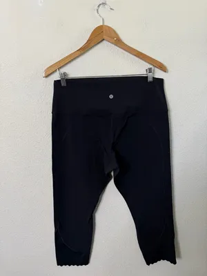 Lululemon Align Scalloped Hem High-Rise Crop 23" Black Womens‎ Size 14 thumbnail 6