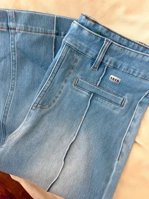 Halara S Womens Light Blue Denim Capri Pants With Front & Back Pockets Size S Re thumbnail 2
