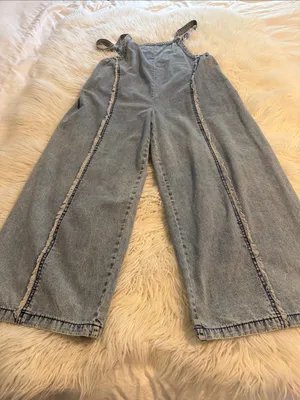Light Wash Denim Overalls Jumpsuit size L inseam 27” excellent condition thumbnail 6