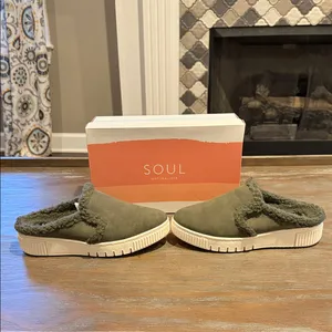 SOUL Naturalizer‎ Women's Green Cozy Slippers Size 8.5W Wide New In Box thumbnail 2