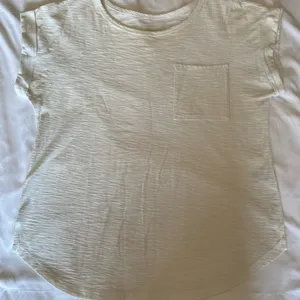 Merona Casual White T-Shirt with Pocket size M thumbnail 1