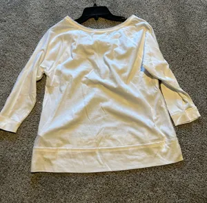 Abercrombie & Fitch Cream Embroidered 3/4 shirt is a size XS. thumbnail 5