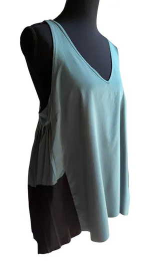 Athleta Women's Green Colorblock Swing Tank Top Medium Sleeveless Travel Hiking thumbnail 1