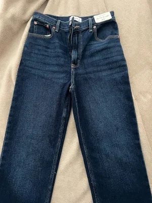 Abercrombie High-Rise 90s Straight Jeans thumbnail 4