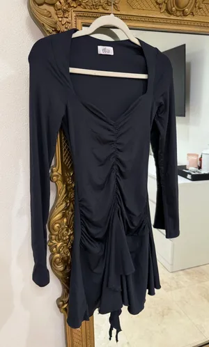 Brand New Oh Polly Size 4 Black Scrunched Dress Flowy thumbnail 1