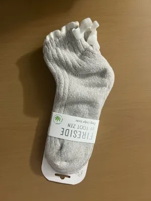 Women's 1 Pack Fireside Bow Quarter Cozy Socks thumbnail 4