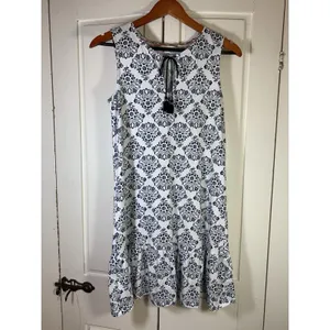 Boden Dress‎ US6R White Blue Floral V-Neck Tassel Sleeveless Ruffle Boho Peasant thumbnail 2