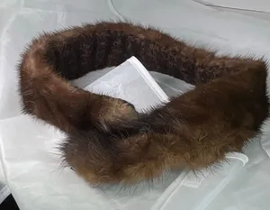 Vintage brown mink collar with hook closure Brown thumbnail 1