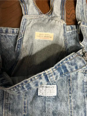 Levi’s Premium Denim Jean Wide Leg Overalls Womens Size Medium thumbnail 2