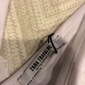 H&M White V Neck Ruffle Tank Top thumbnail 6
