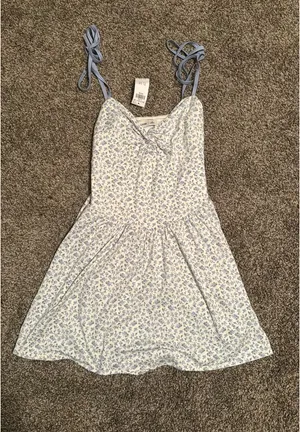 Hollister Dress Floral thumbnail 1