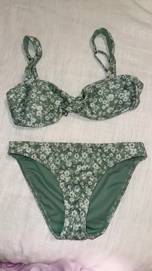 Hollister Bikini Set thumbnail 1