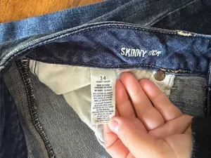 American Eagle Y2K Low Rise Skinny Kickboot jeans thumbnail 2