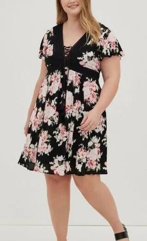 Torrid Black Pink Floral Crinkle Gauze Lace Up Tassels Flutter Sleeve‎ Dress 2X thumbnail 1