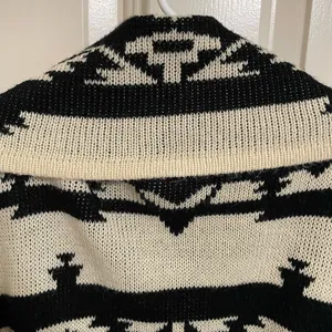 Moon Collection Aztec Print Black & Cream Chunky Knit Cardigan L thumbnail 4