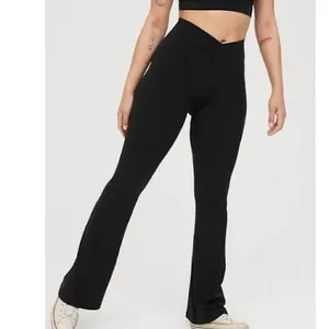 OFFLINE By Aerie Real Me High Waisted Crossover Flare Legging Black M thumbnail 3