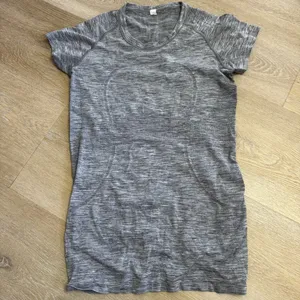 Lululemon Heather Gray Short Sleeve Athletic Shirt thumbnail 2