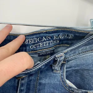 American‎ Eagle Super Stretch High Waist Jegging Size 4 Distressed and destroyed thumbnail 4