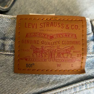 Levi’s Premium Light Wash 501 Straight Leg‎ Denim Blue Jeans Size 25 thumbnail 6