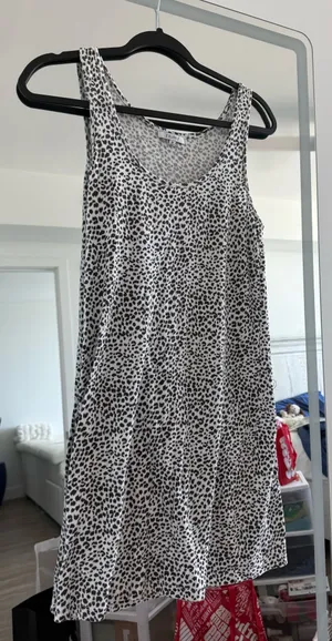 Black and white dress Size XS thumbnail 1