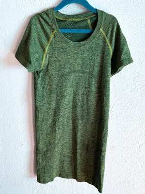Lululemon Swiftly Tech Short Sleeve Crew Neck Top Green Seamless Sz 0 thumbnail 1