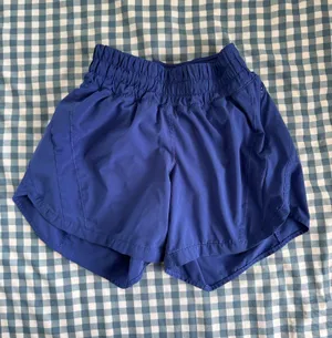 Lululemon Shorts thumbnail 1