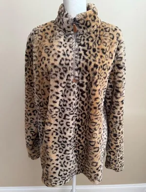 Pink Lily Faux Fur Leopard Print Quarter Zip Pullover (Oversized) thumbnail 2