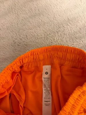 Lululemon Hotty Hot Short 2.5 thumbnail 9