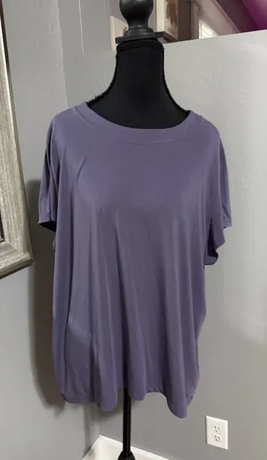 Athleta Move With Ease Athletic Yoga Soft Flowy Boxy Purple Top Large. thumbnail 1