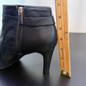 Bandolino Black Leather Ankle Boots Bit Detail Side Zip Heel Womens 8M‎ thumbnail 11