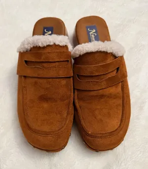Natural Reflections Chestnut Suede Shearling-Lined Womens Mule Clogs thumbnail 1