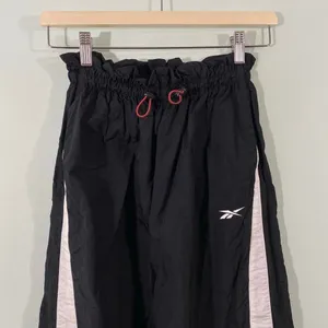 Reebok Women's Black Nylon Lightweight Windbreaker Pants Size XS thumbnail 2