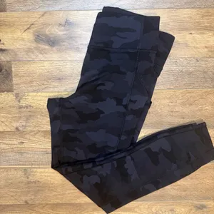 Lululemon Invigorate High-Rise Tight 25" Pockets Incognito Camo Multi Grey Size 10 thumbnail 6