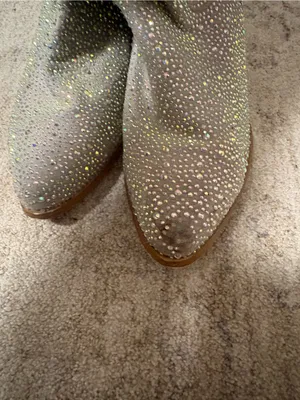 Bedazzled cowboy boots Size 8 thumbnail 6